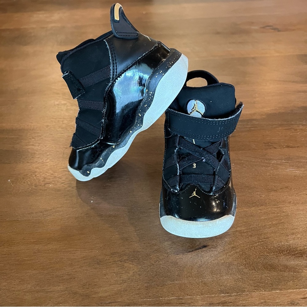 Jordan 6 Rings Sneakers - toddler size 7C shoes - black white gold